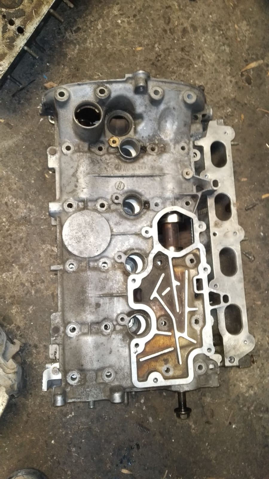 Megane çıkma yedek parça_MEGANE 2 1.6 16V SİLİNDİR KAPAĞI.jpeg
